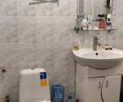 Продам 2-к. квартиру-сталінку, 4/5, метро 5 хв.